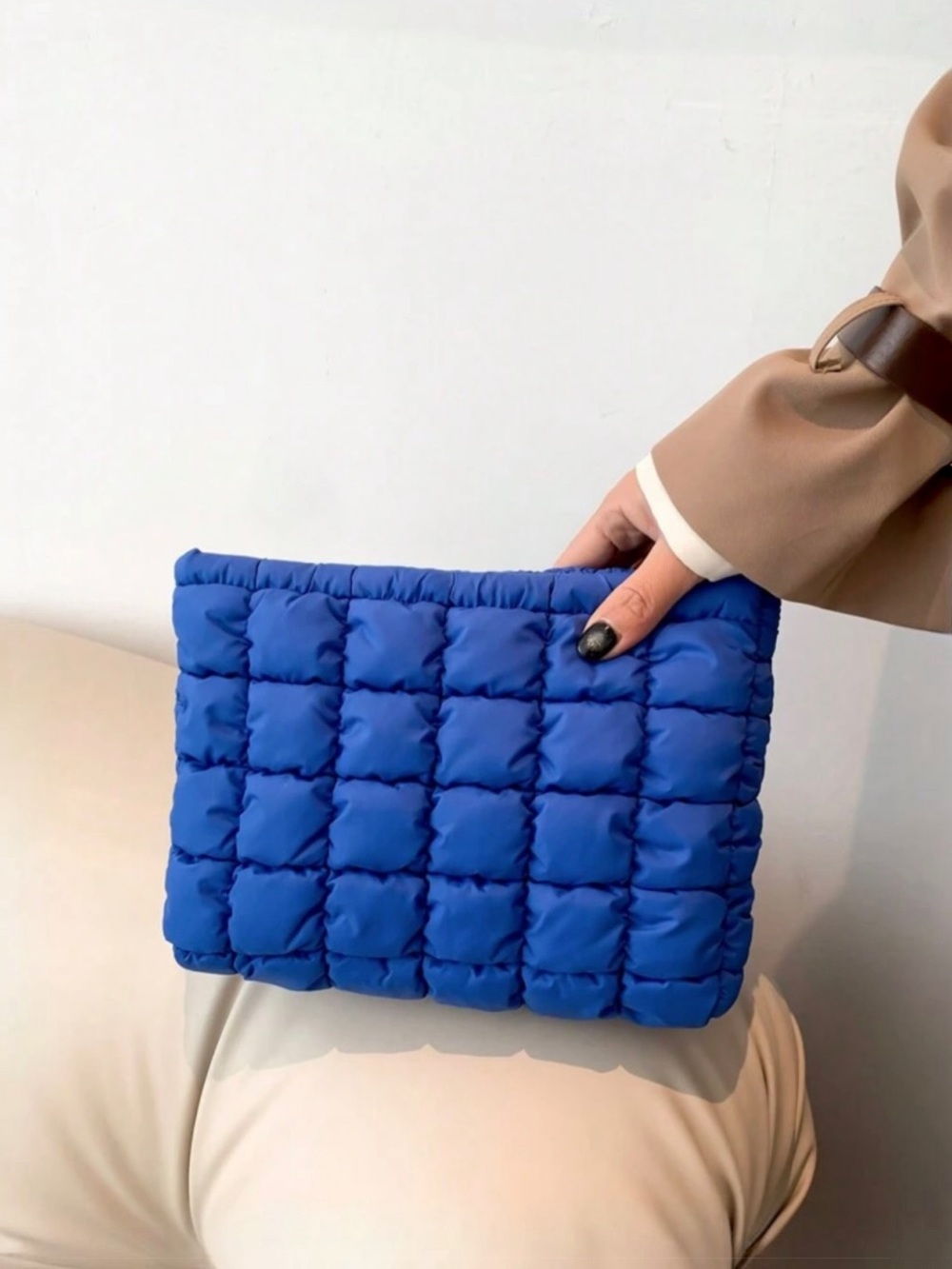NWT Quilted Blue Puffer Makeup Bag Zipper Pouch Travel Clutch - Picture 6 of 12